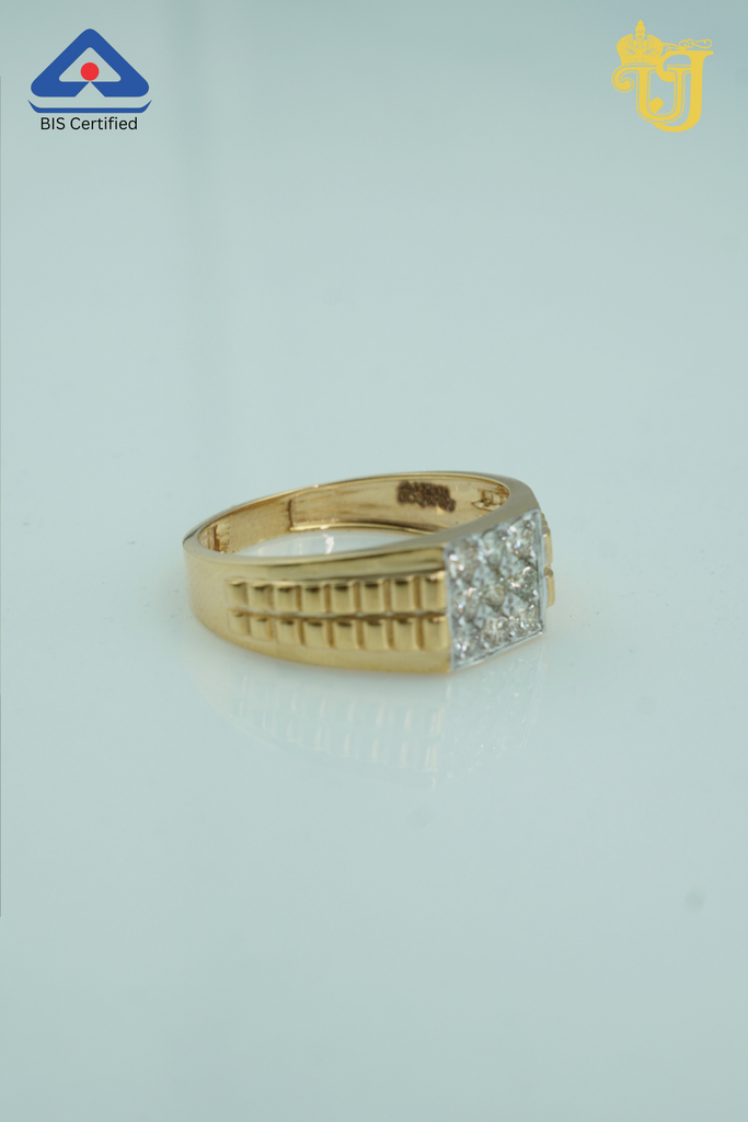 Brick-Textured Diamond Ring
