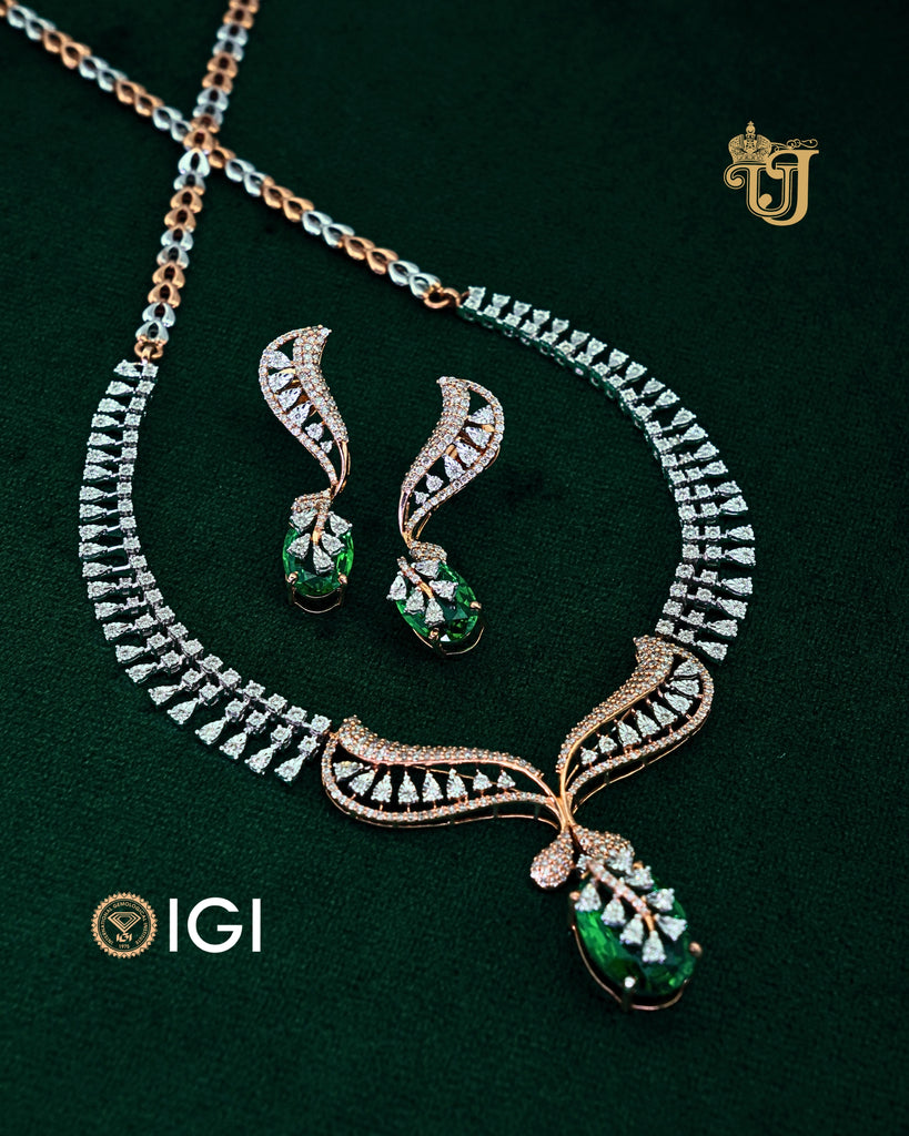 The Emerald Bloom Shimmer Necklace Set