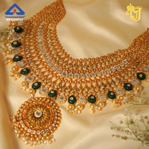 Naira Chouker Set with Tops