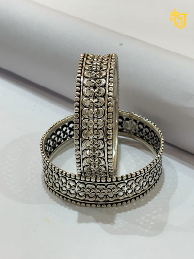 Vintage Petal Antique Bangle
