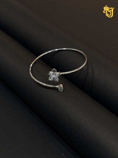 Graceful Petal Silver Bracelet