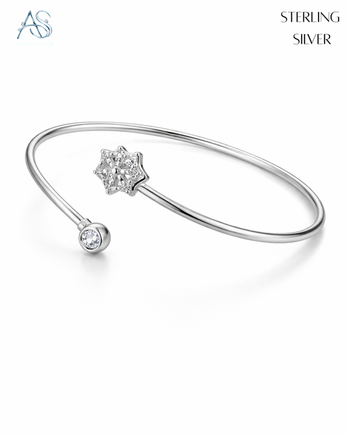 The Golden Hand Heart Ladies Bracelet