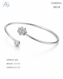 The Golden Hand Heart Ladies Bracelet